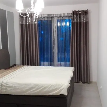 U-stay Bond Apartament Апартаменты *